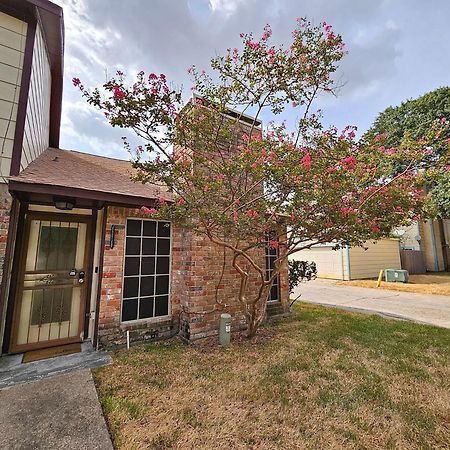 Centrally Located Houston Retreat! Sleeps 8, 10 Min To Downtown, Free Parking Exterior foto