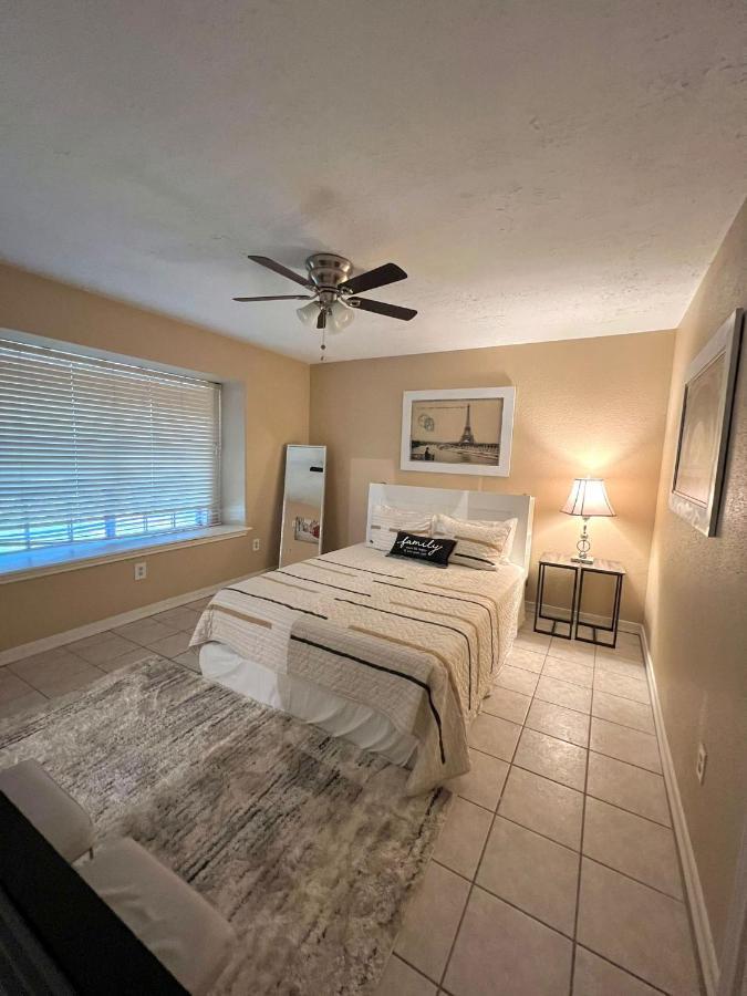 Centrally Located Houston Retreat! Sleeps 8, 10 Min To Downtown, Free Parking Exterior foto